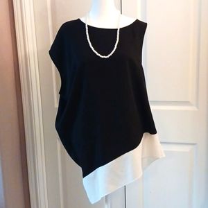 ROYAL DIGS *ASYMMETRICAL BLACK & WHITE TUNIC TOP-size M